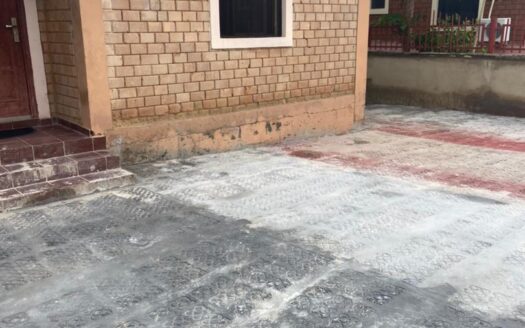 A Roommate/flatmate Needed In A Beautiful Furnished 3 Bedroom Apartment